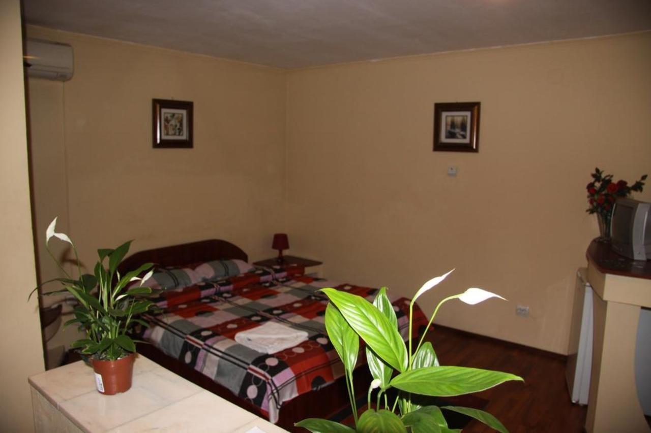 Hotel Casa Verde Prosper Bucarest Esterno foto